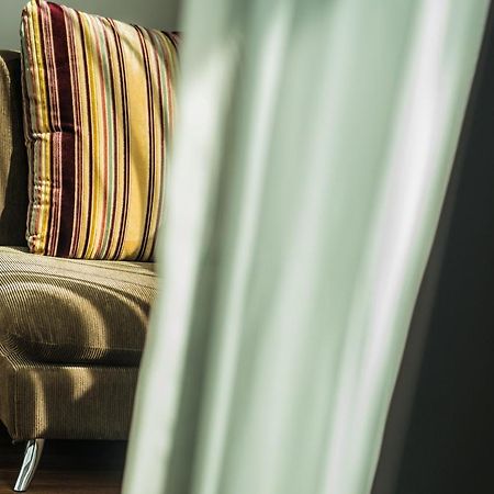 Winner Sriracha Serviced Apartment Сі-Рача Екстер'єр фото