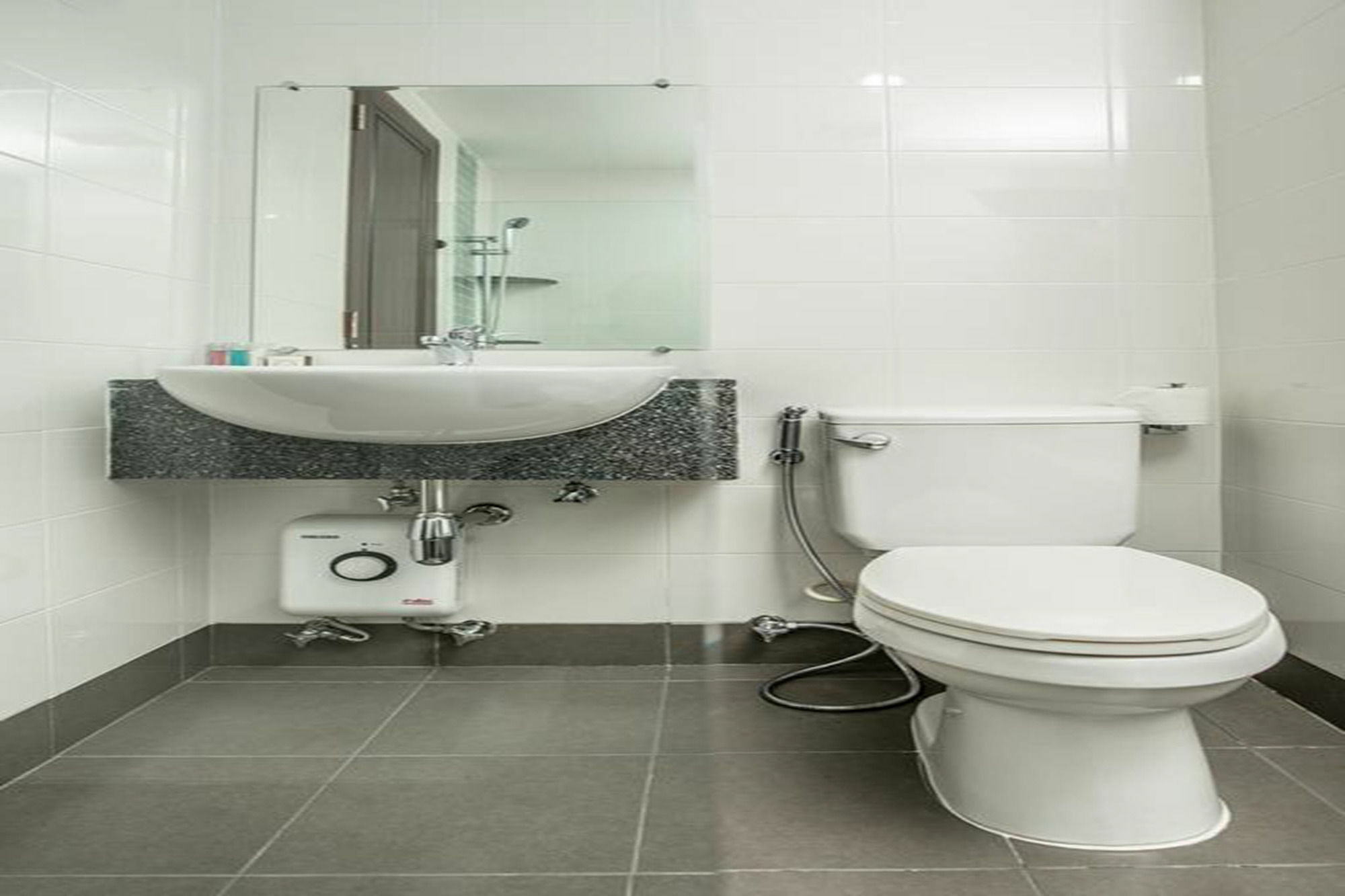 Winner Sriracha Serviced Apartment Сі-Рача Екстер'єр фото