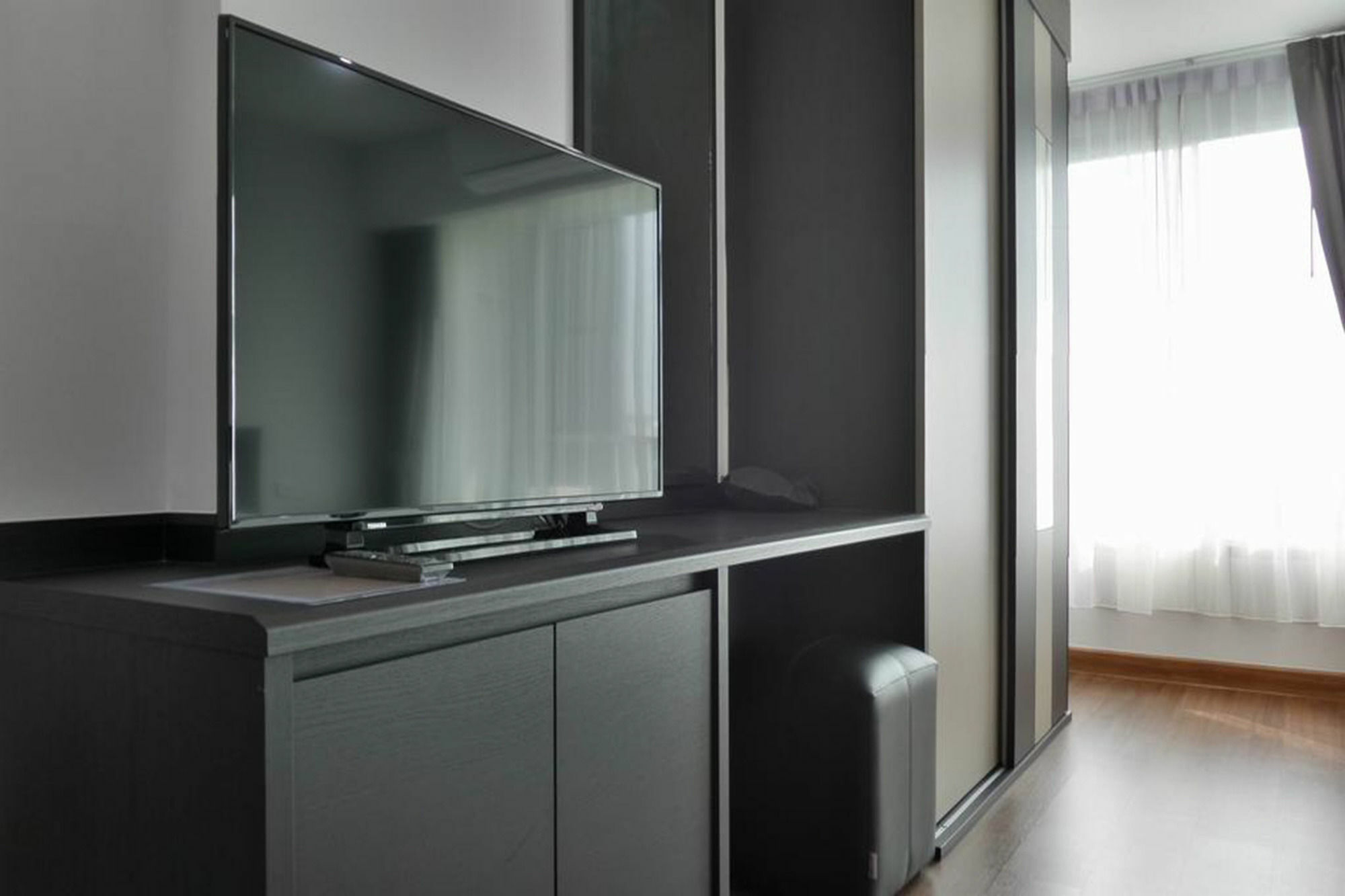 Winner Sriracha Serviced Apartment Сі-Рача Екстер'єр фото