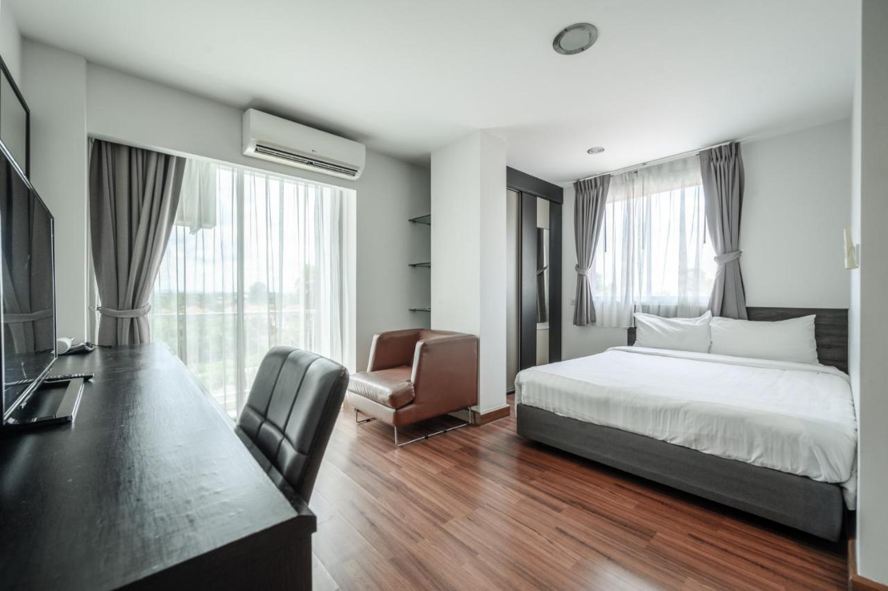 Winner Sriracha Serviced Apartment Сі-Рача Екстер'єр фото
