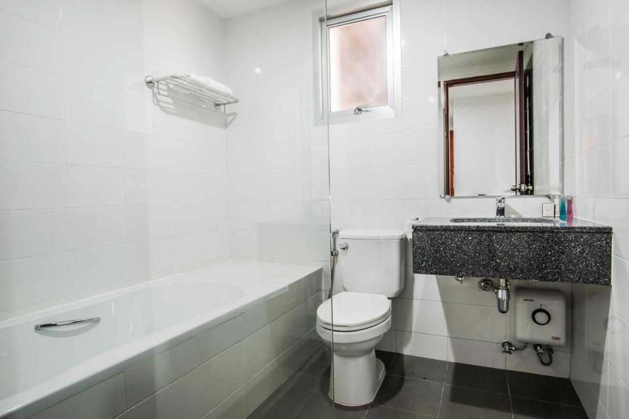 Winner Sriracha Serviced Apartment Сі-Рача Екстер'єр фото