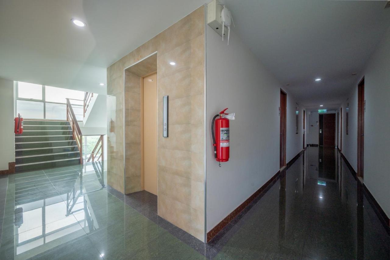 Winner Sriracha Serviced Apartment Сі-Рача Екстер'єр фото