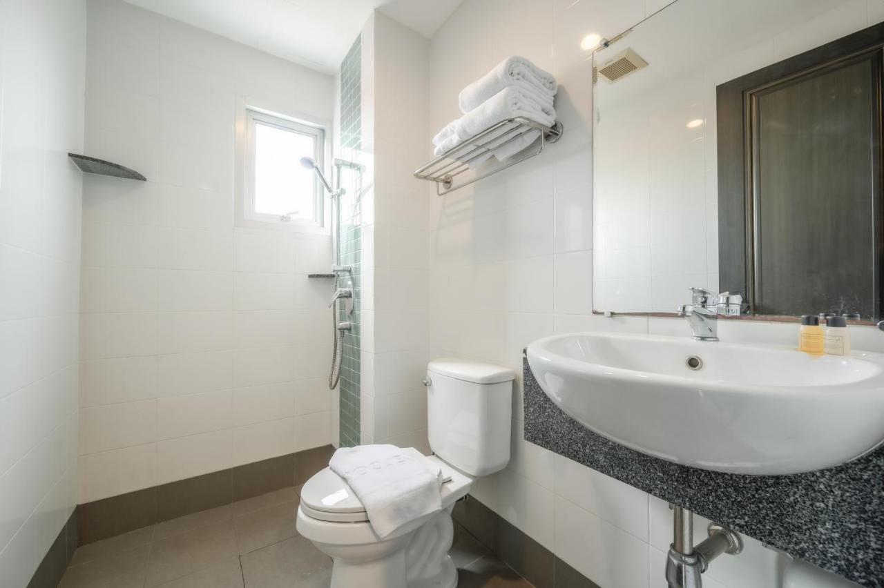 Winner Sriracha Serviced Apartment Сі-Рача Екстер'єр фото